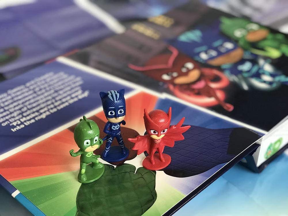 PJ Masks My Busy Book – Storybook with 10 Figurines & Playmat | Catboy, Gekko & Owlette | Interactive Read & Play Set for Kids 3+