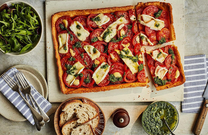 Cook and Share: 120 Delicious New Fuss-free Recipes by Mary Berry (Hardcover)