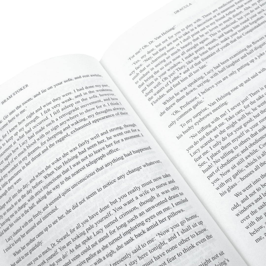Bram Stoker’s Dracula & Other Horror Classics Book | Timeless Gothic Fiction, Supernatural Tales & Vampire Stories in a Leatherbound Edition