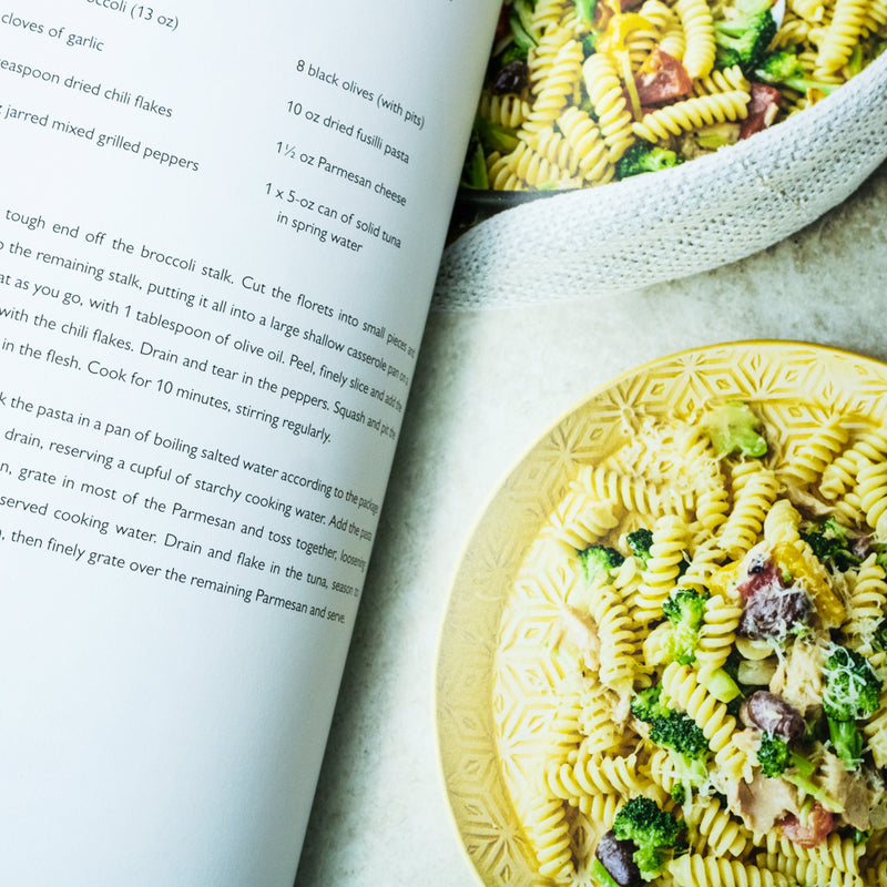 7 Ways: Easy Ideas for Your Favourite Ingredients by Jamie Oliver | Delicious Recipes, Healthy Meals, Quick Dishes & Home Cooking (Hardback Cookbook)